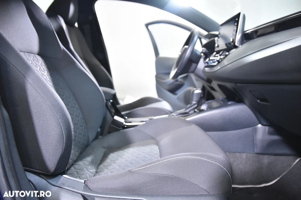 Toyota Corolla 1.8 HSD Business - 12