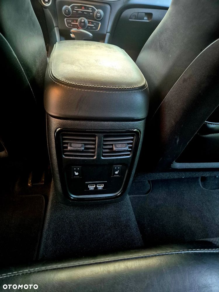 Dodge Charger 5.7 R/T - 16