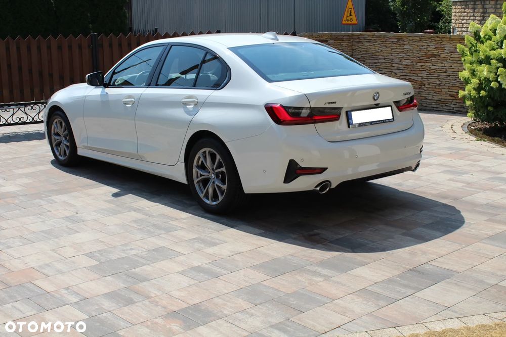 BMW Seria 3 320i xDrive Sport Line - 7