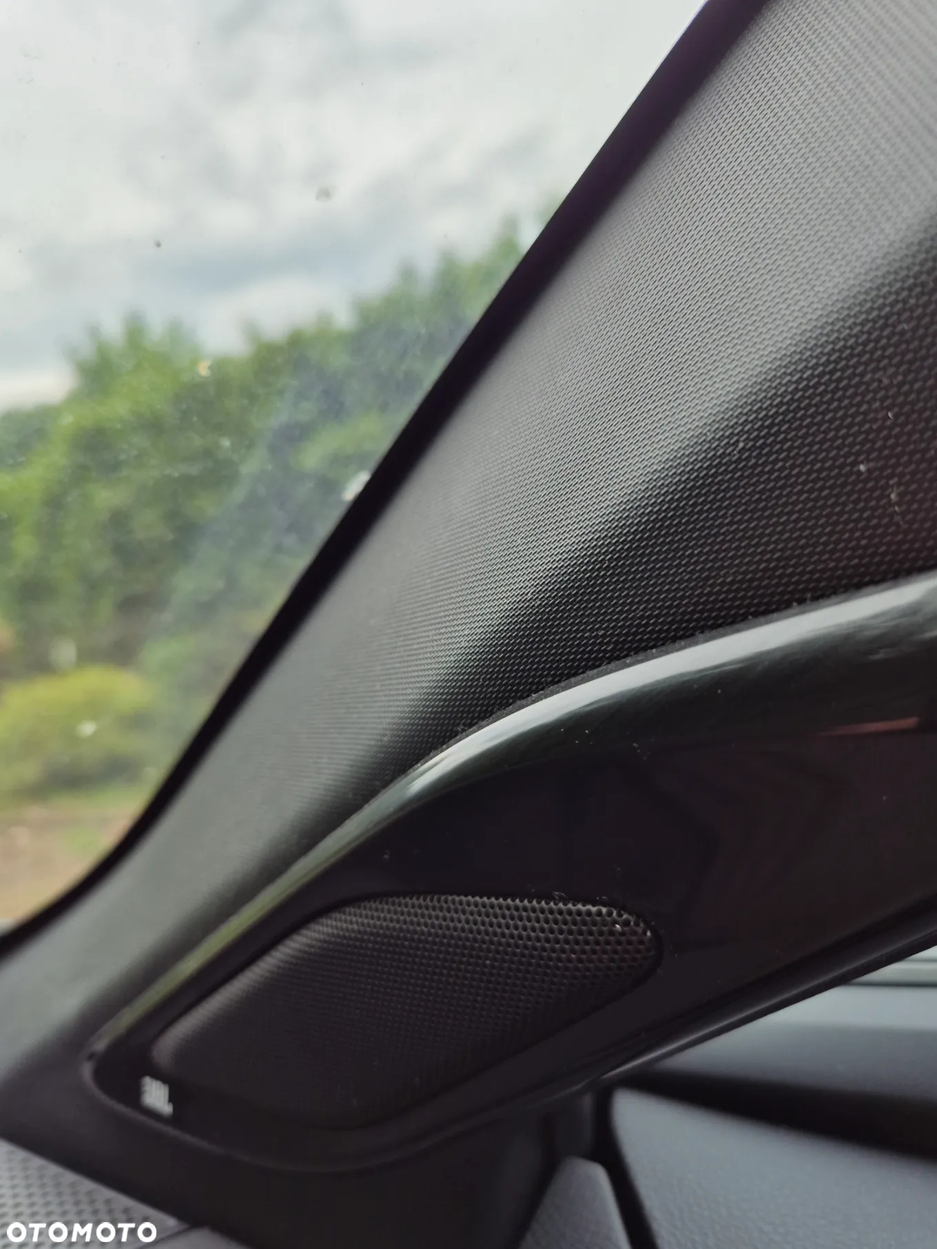 Toyota C-HR 1.8 Hybrid Neon Lime powered by JBL - 16