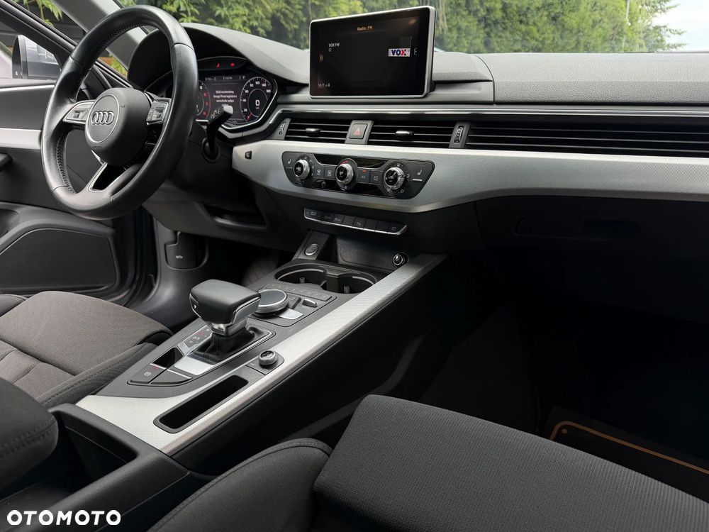 Audi A4 Limousine 2.0 TFSI ultra Sport S tronic - 17