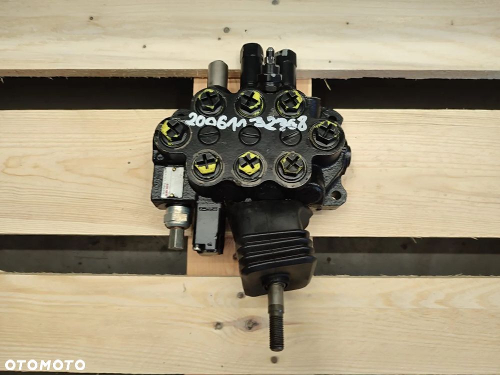 Rozdzielacz hydrauliczny 200061132368 BUCHER - 7