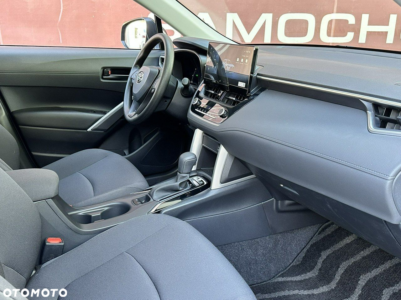 Toyota Corolla Cross - 16