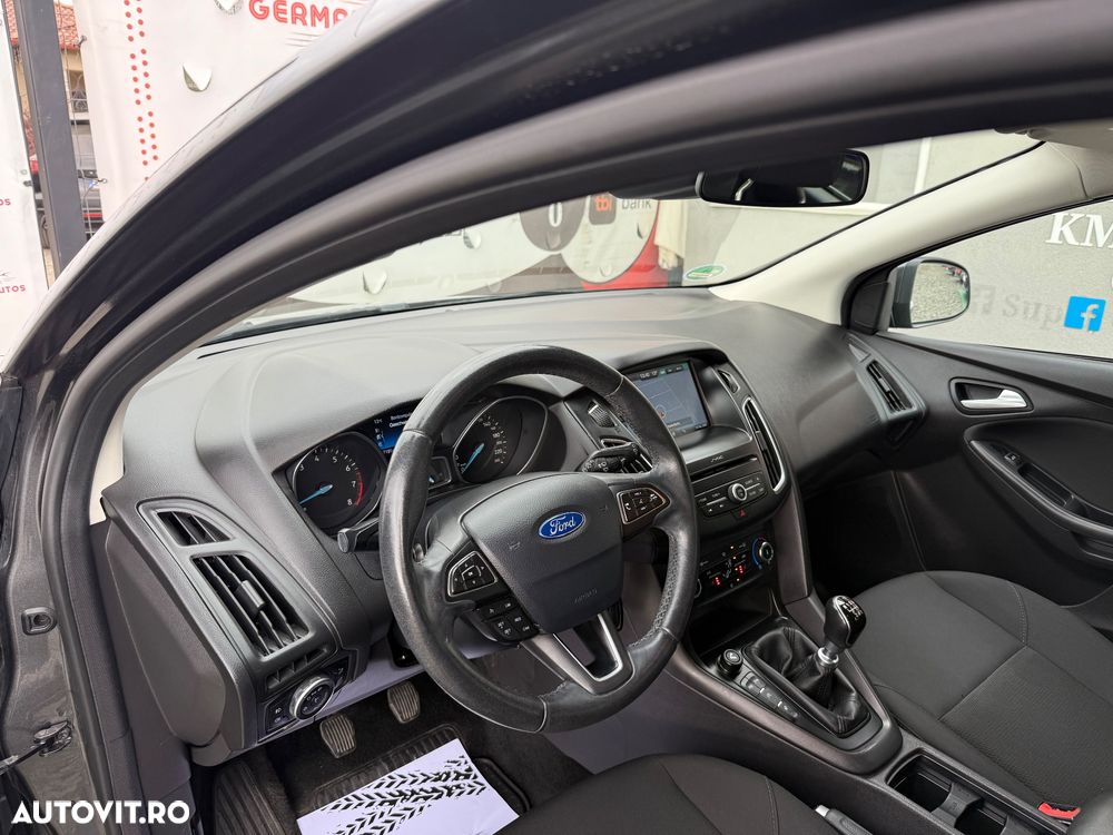 Ford Focus - 12