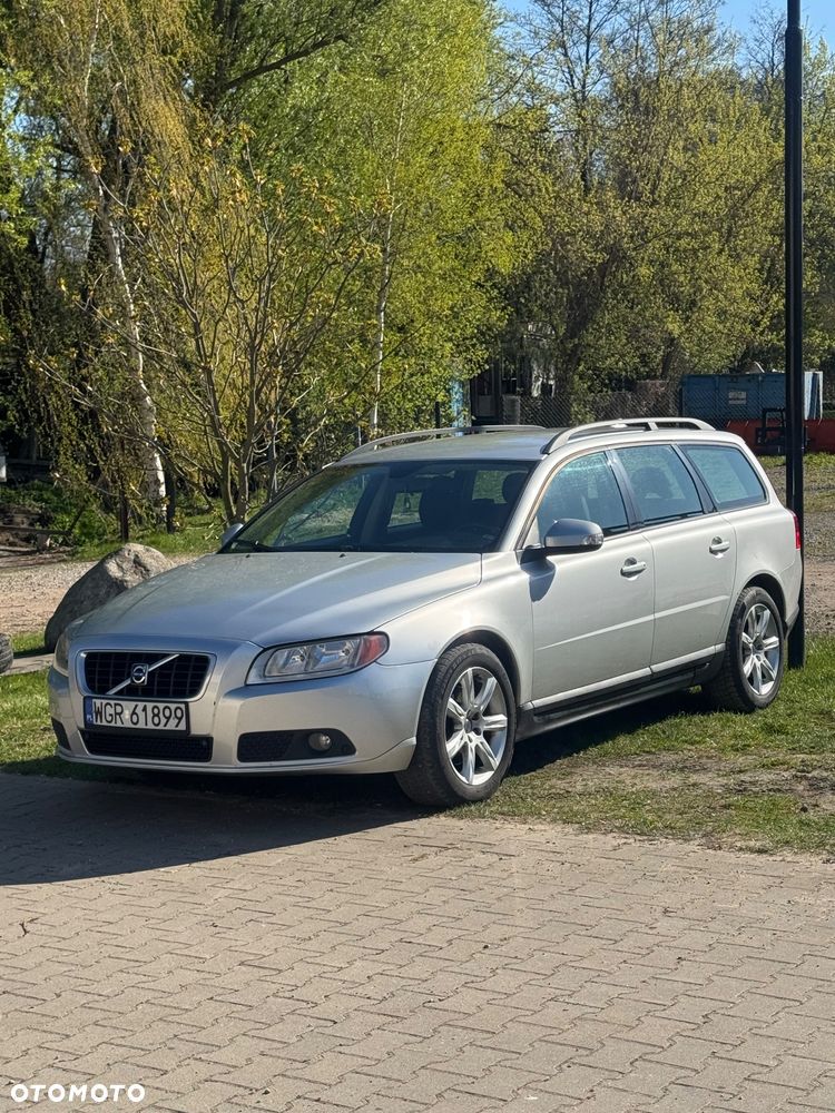 Volvo V70 D5 AWD Momentum - 1