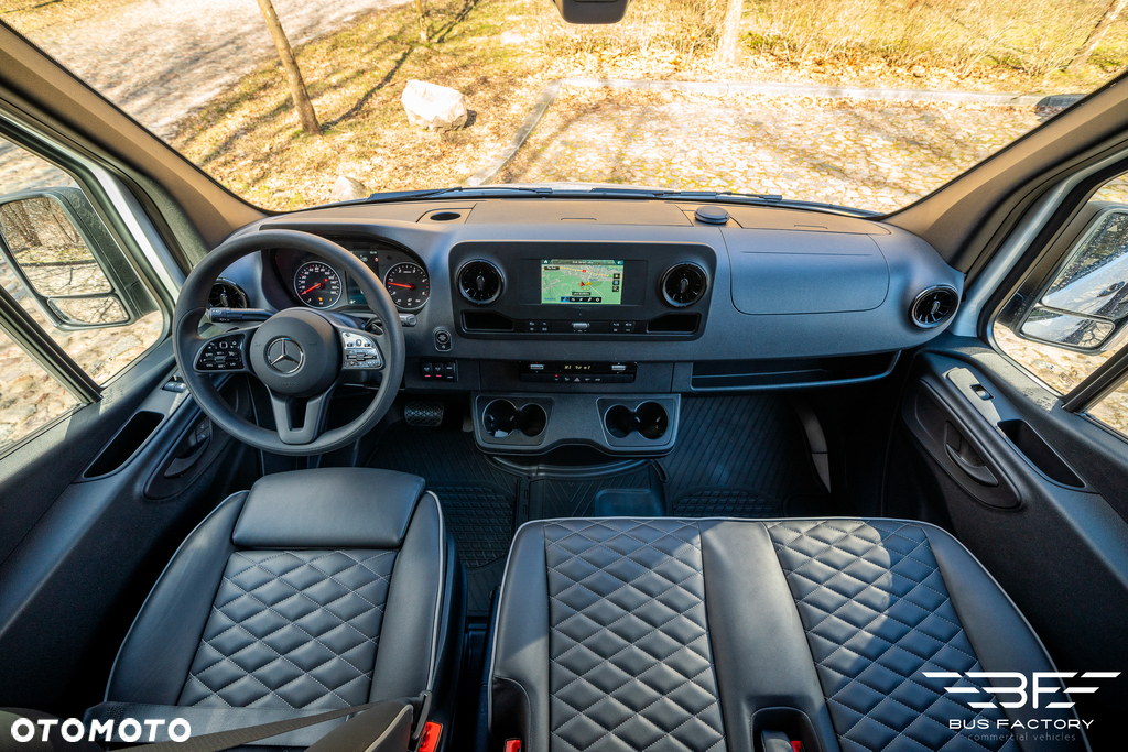 Mercedes-Benz Sprinter 319 - 17
