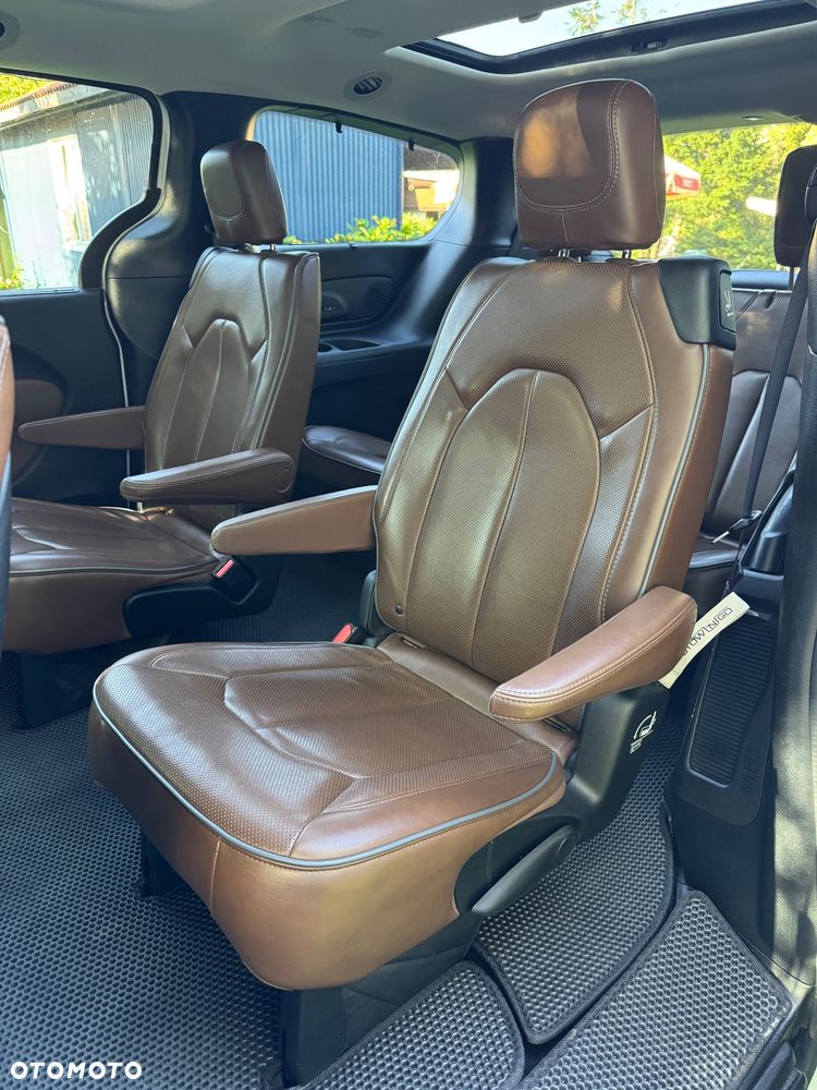 Chrysler Pacifica - 9