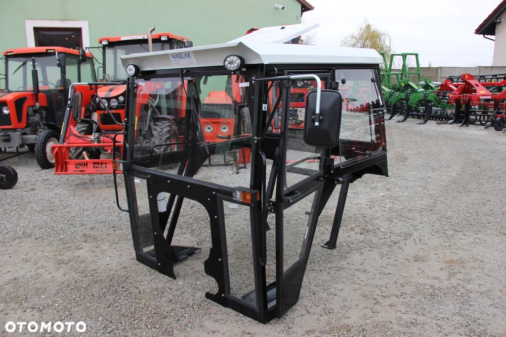 Kabina do ciągnika C-360 bez błotników Naglak "Elegant" kolor RAL7035 - 5