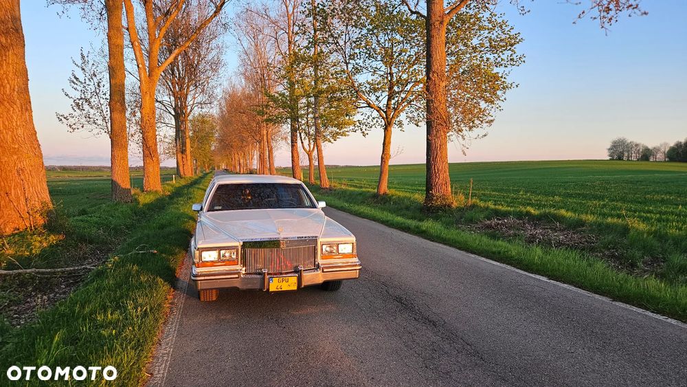 Cadillac Fleetwood 4.5 STD - 1