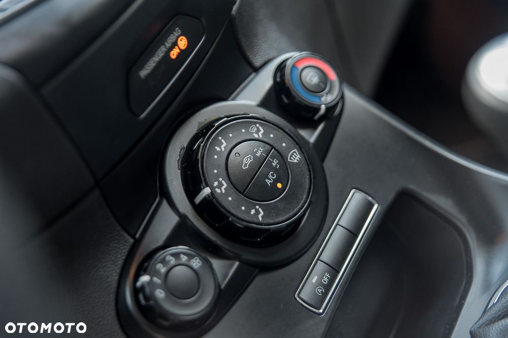 Ford Fiesta 1.0 EcoBoost ST-Line - 24