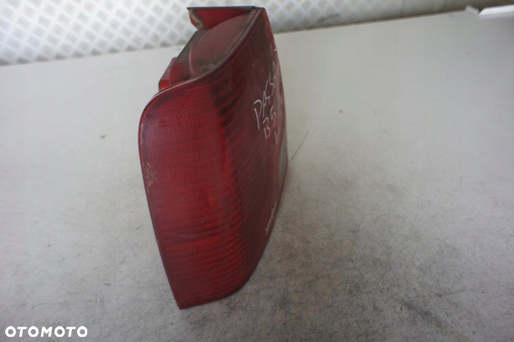 PASSAT B5 SEDAN LAMPA LEWY TYŁ - 3