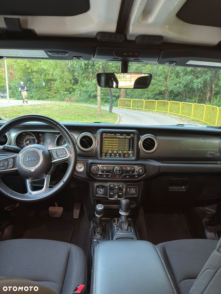 Jeep Wrangler - 10