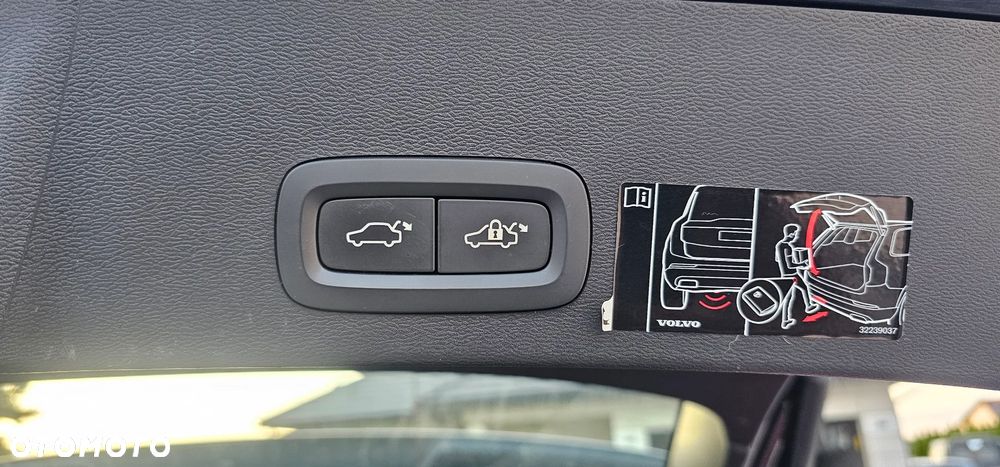 Volvo XC 40 B4 B AWD DKG Inscription - 29