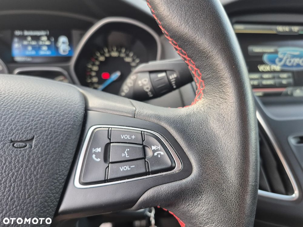 Ford Focus 1.5 EcoBoost STart-Stopp-System ST-LINE - 28
