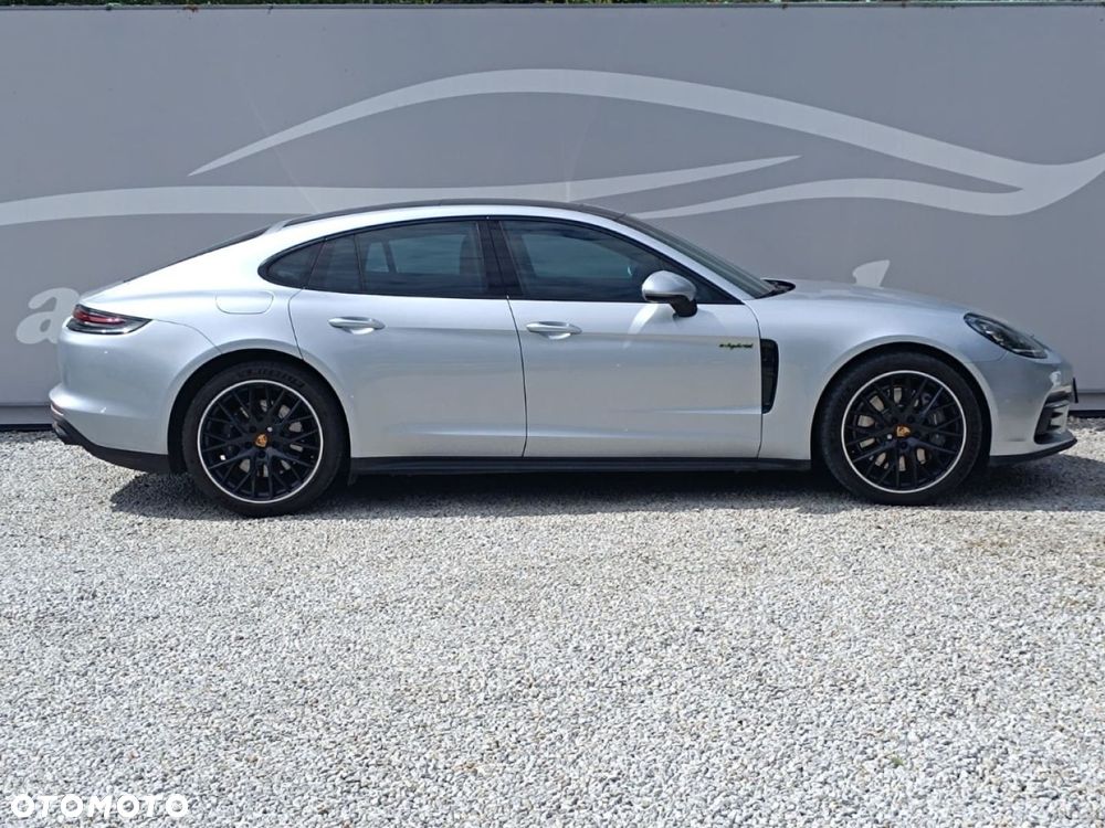 Porsche Panamera - 18