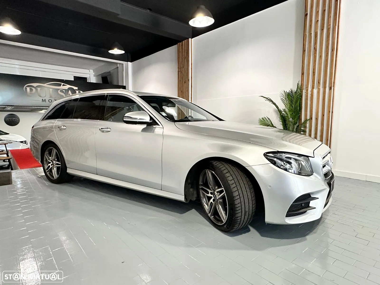 Mercedes-Benz E 300 d AMG 7L - 3