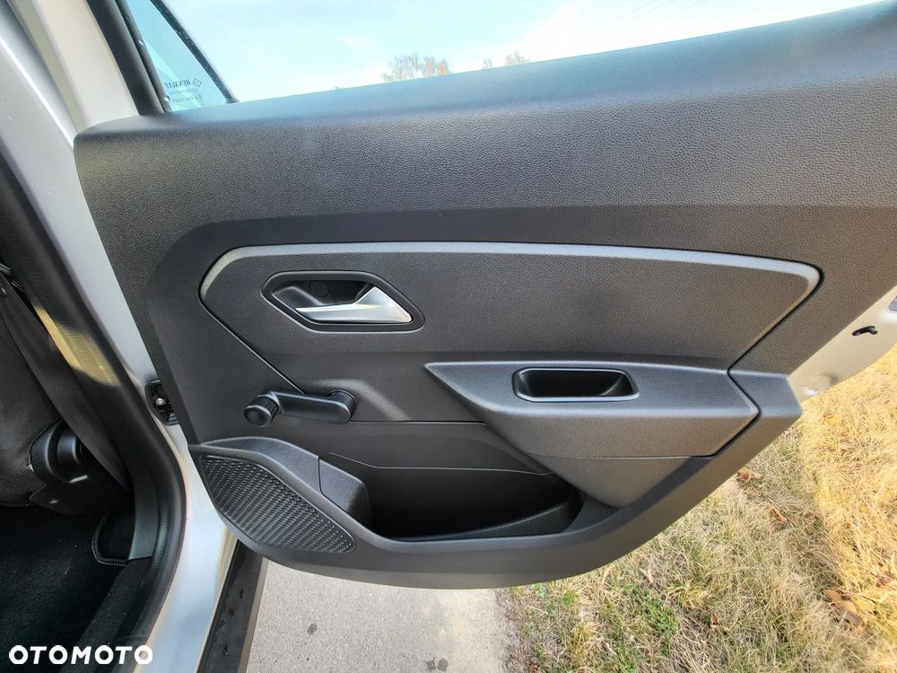 Dacia Duster 1.6 SCe Essential - 31