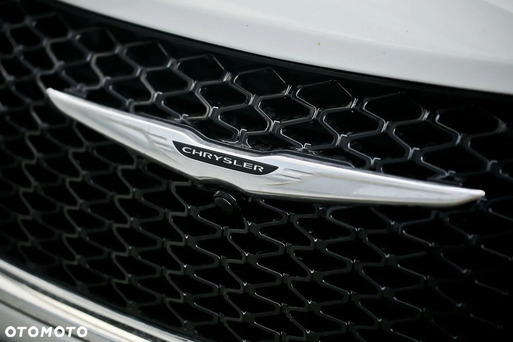 Chrysler Pacifica - 13