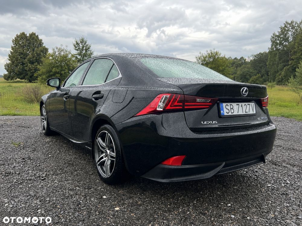Lexus IS 300h Elegance - 13