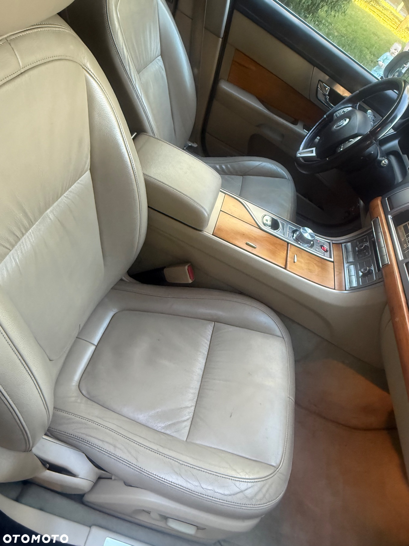 Jaguar XF 2.7 V6 D Luxury - 8