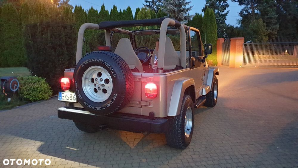 Jeep Wrangler - 35