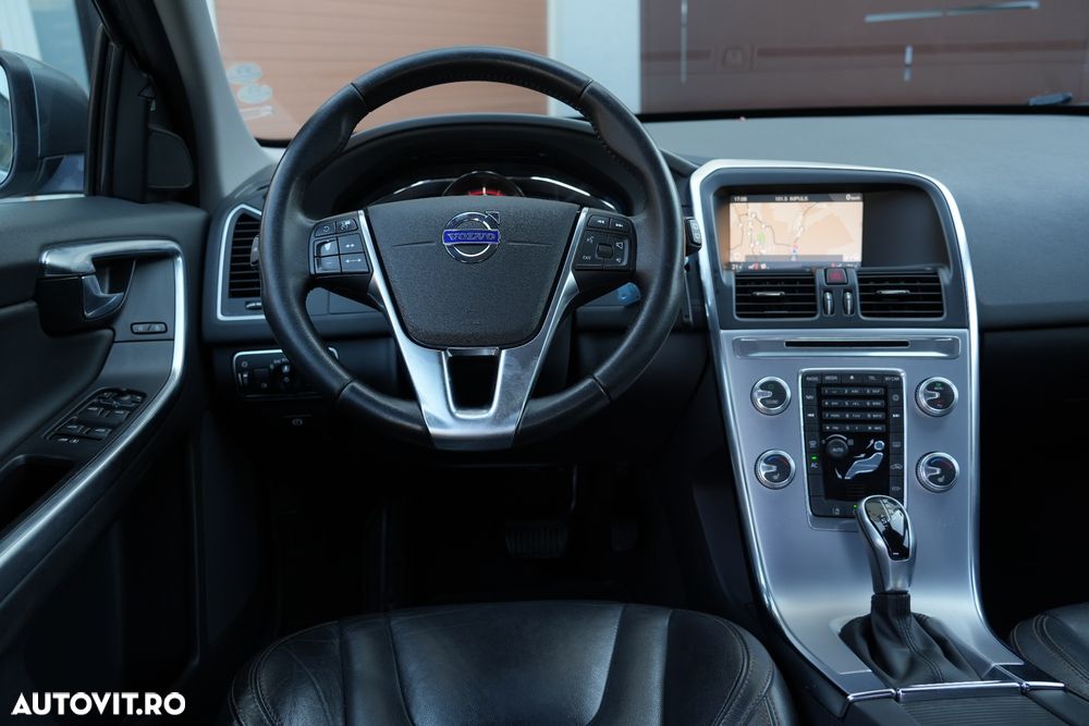 Volvo XC 60 D4 Geartronic Summum - 18