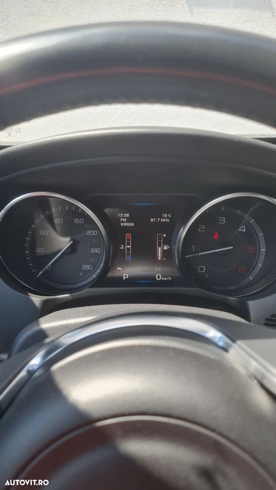 Jaguar XE 2.0 R-Sport - 15