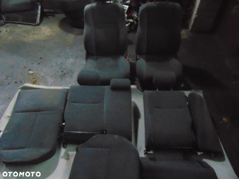 Fotele srodek Toyota corolla e12 - 2