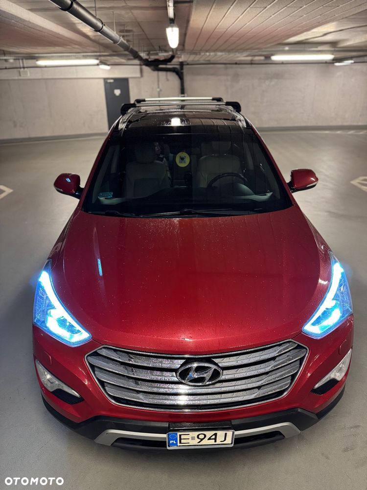 Hyundai Grand Santa Fe - 14