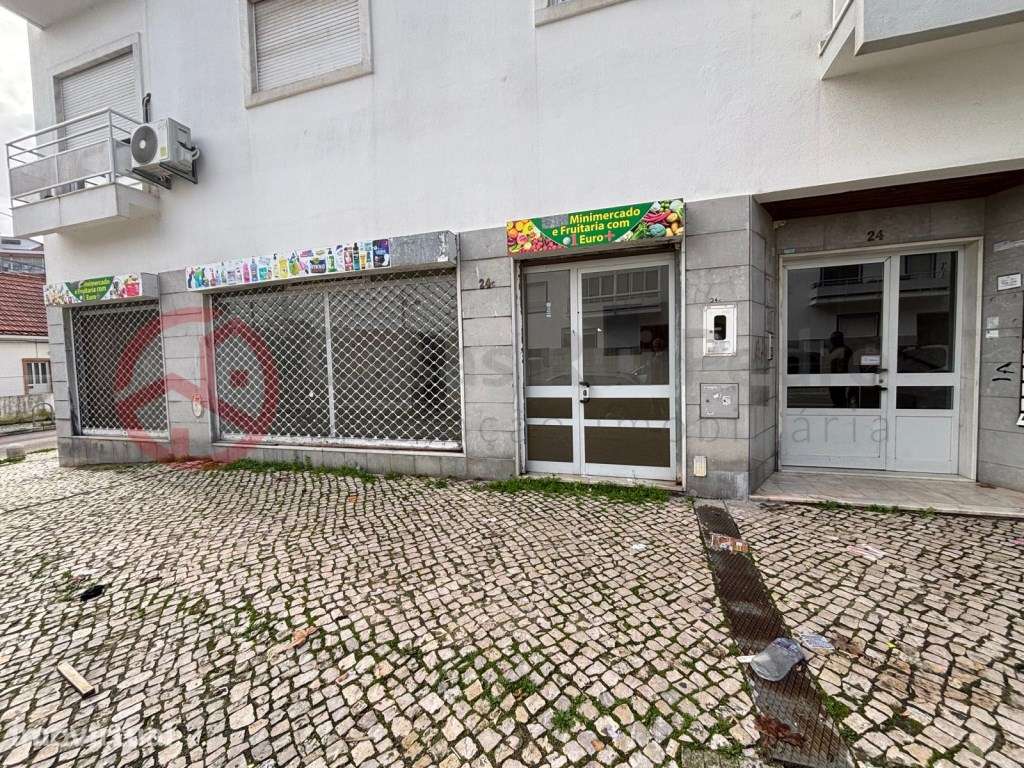 Loja em fase de aprovação para passagem a afetação de habitação, no... - Grande imagem: 2/16