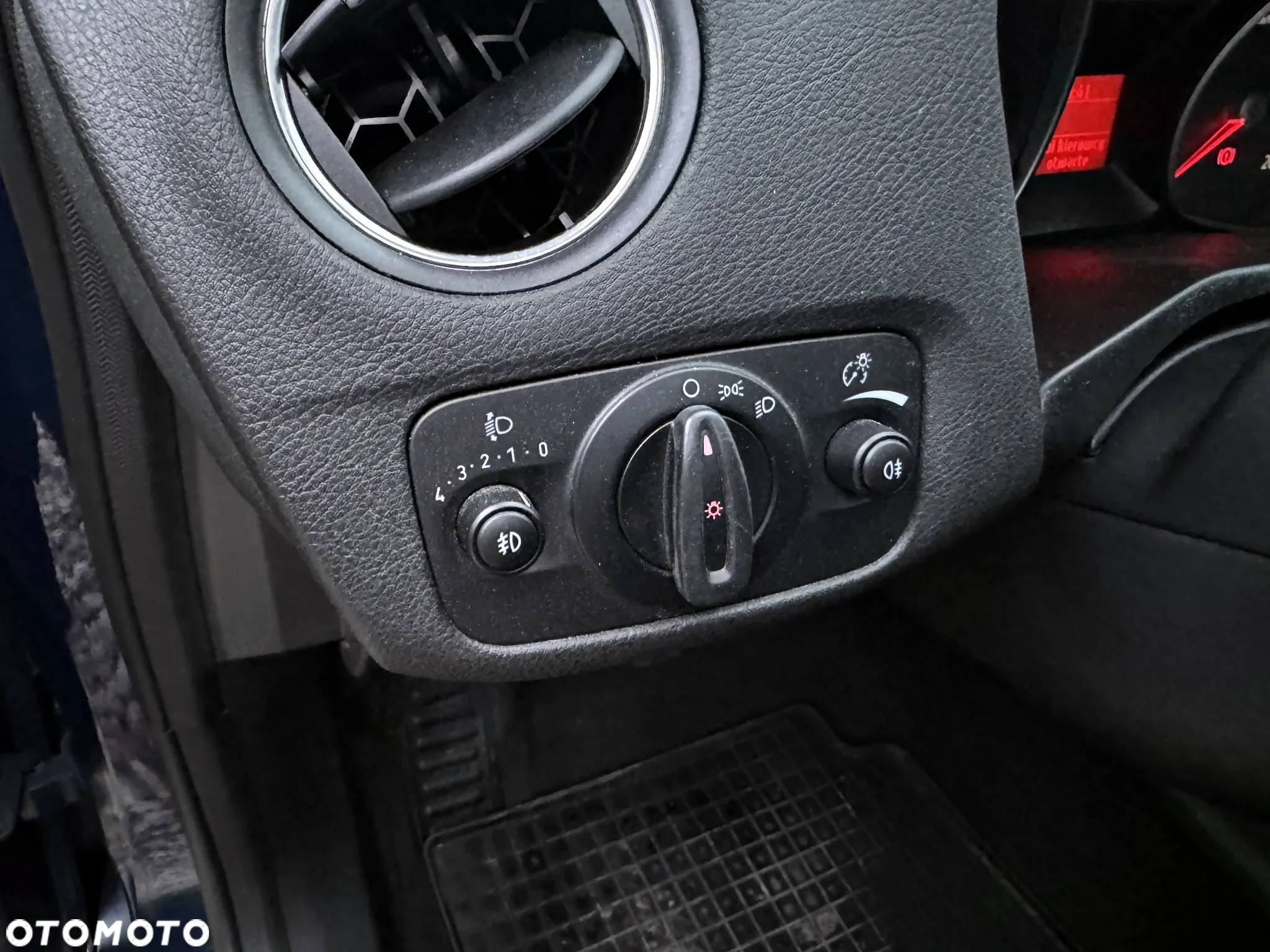 Ford Mondeo 1.6 T Ambiente - 10