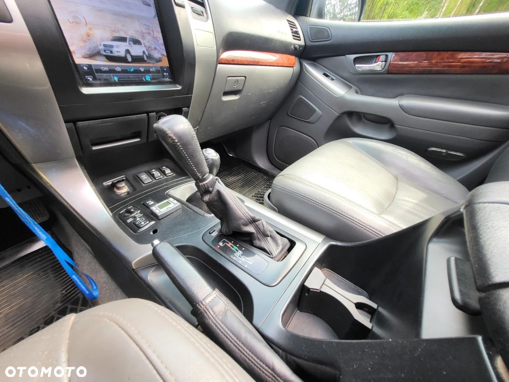 Toyota Land Cruiser - 16