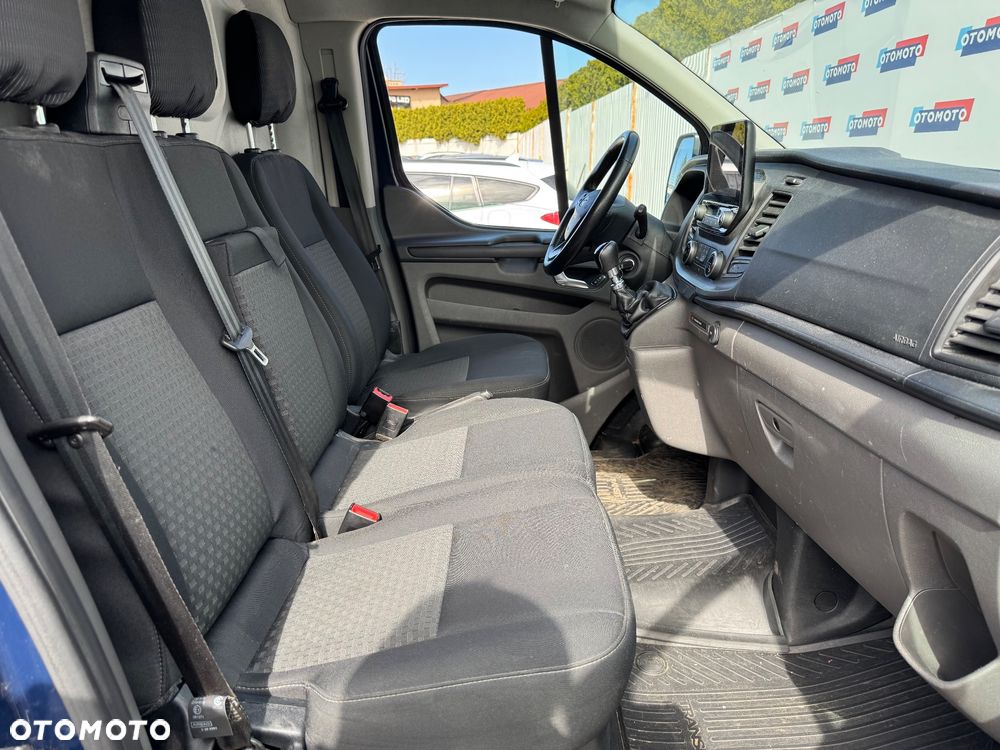 Ford TRANSIT CUSTOM - 11
