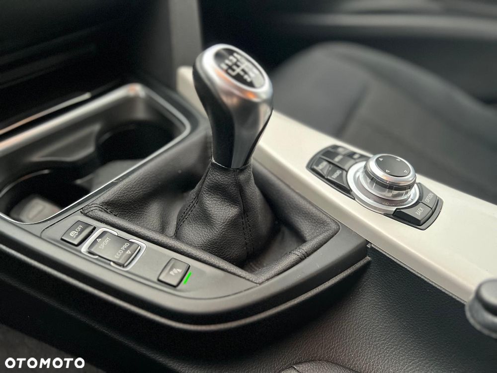 BMW Seria 3 320d DPF - 19