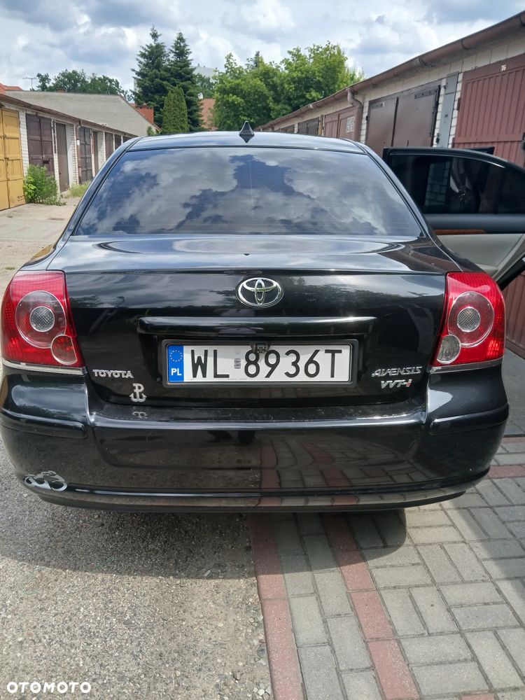 Toyota Avensis 1.8 VVT-i Sol - 2