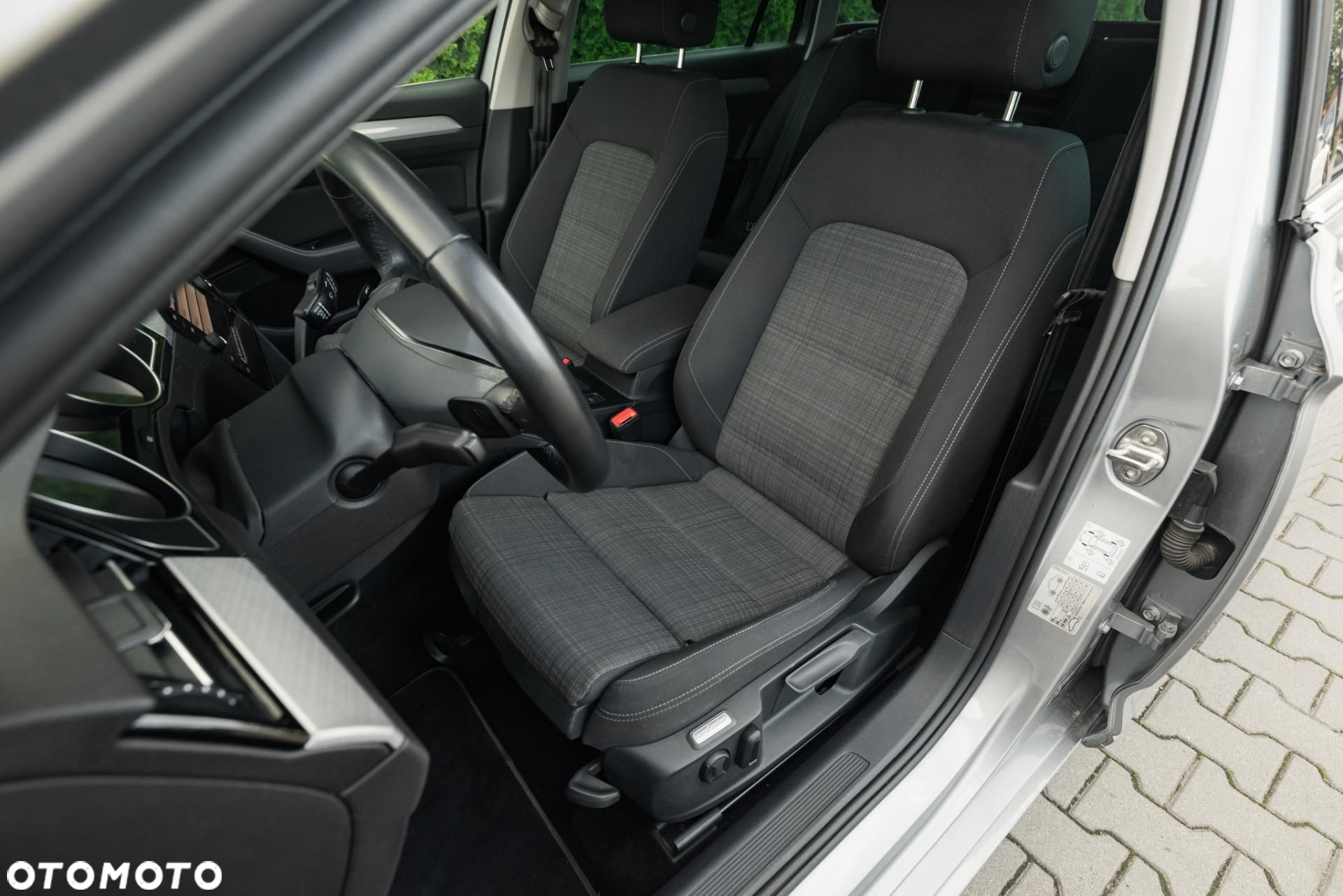 Volkswagen Passat - 12