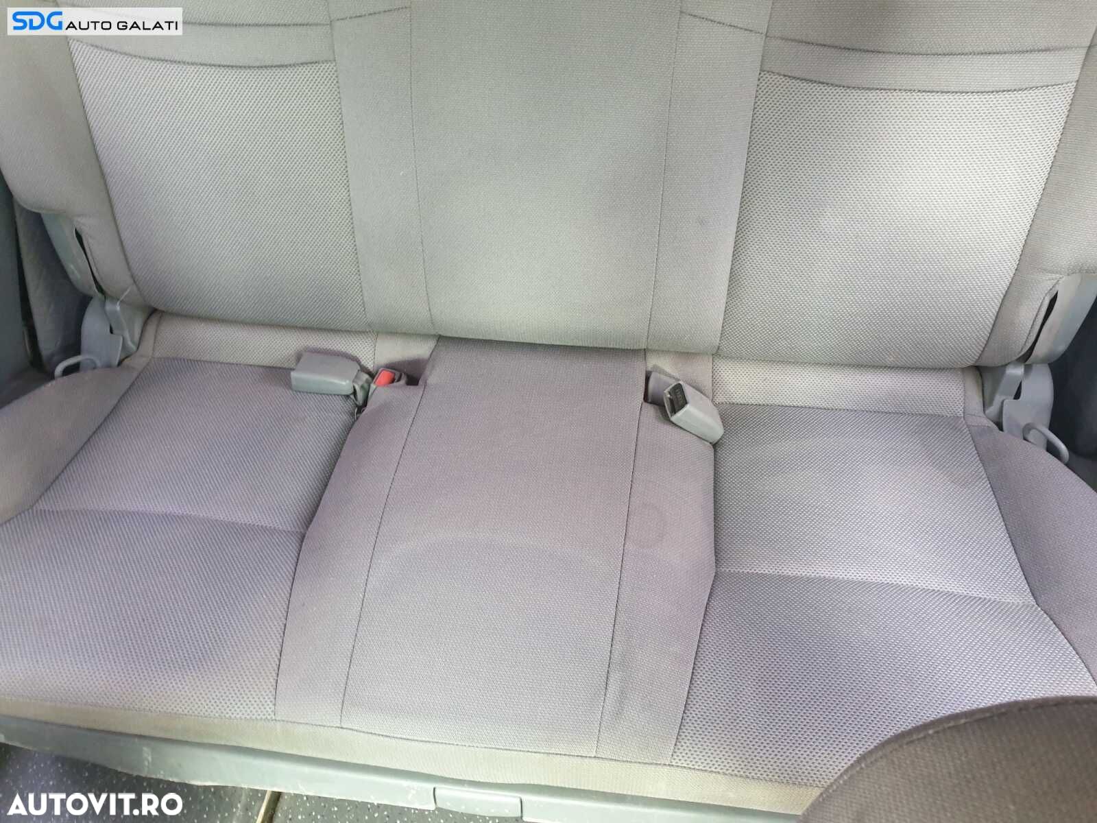 Bancheta Spate Sezut cu Spatar Textil Fara Incalzire SsangYong Rodius 2004 - 2012 - 1