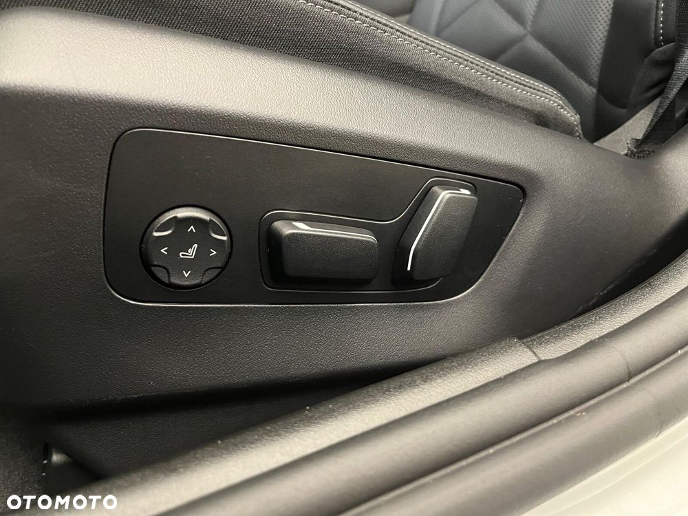 BMW Seria 5 520i mHEV M Sport - 18