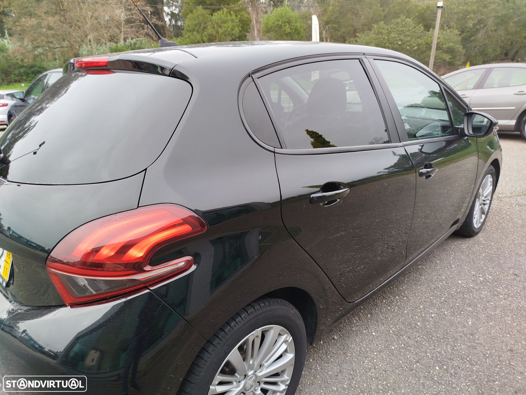 Peugeot 208 1.5 BlueHDi Signature - 12