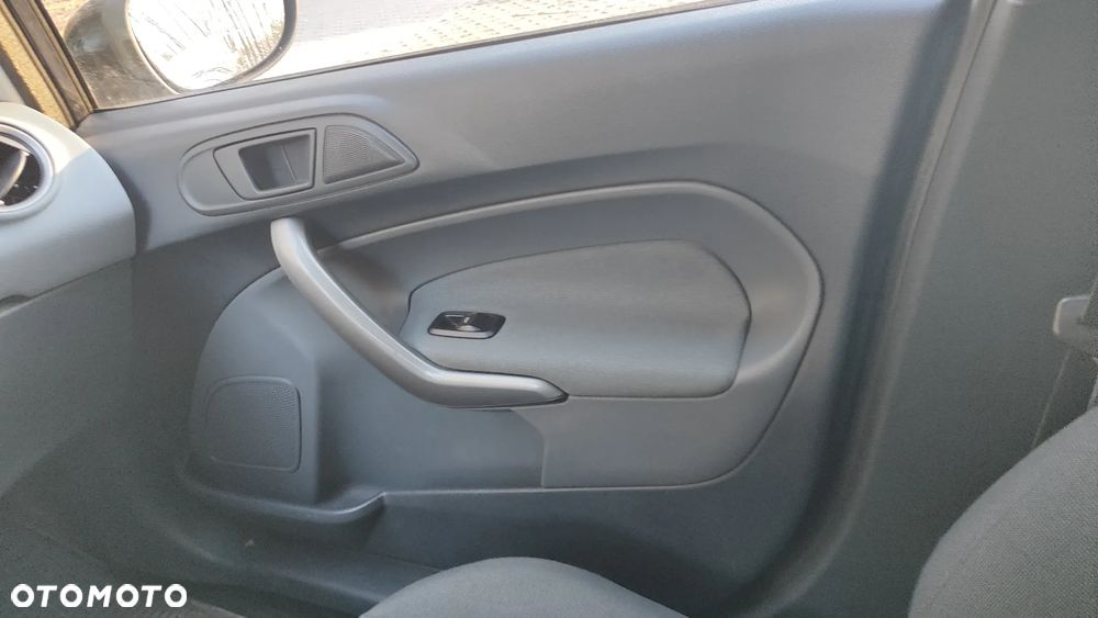 Ford Fiesta 1.25 Trend - 17