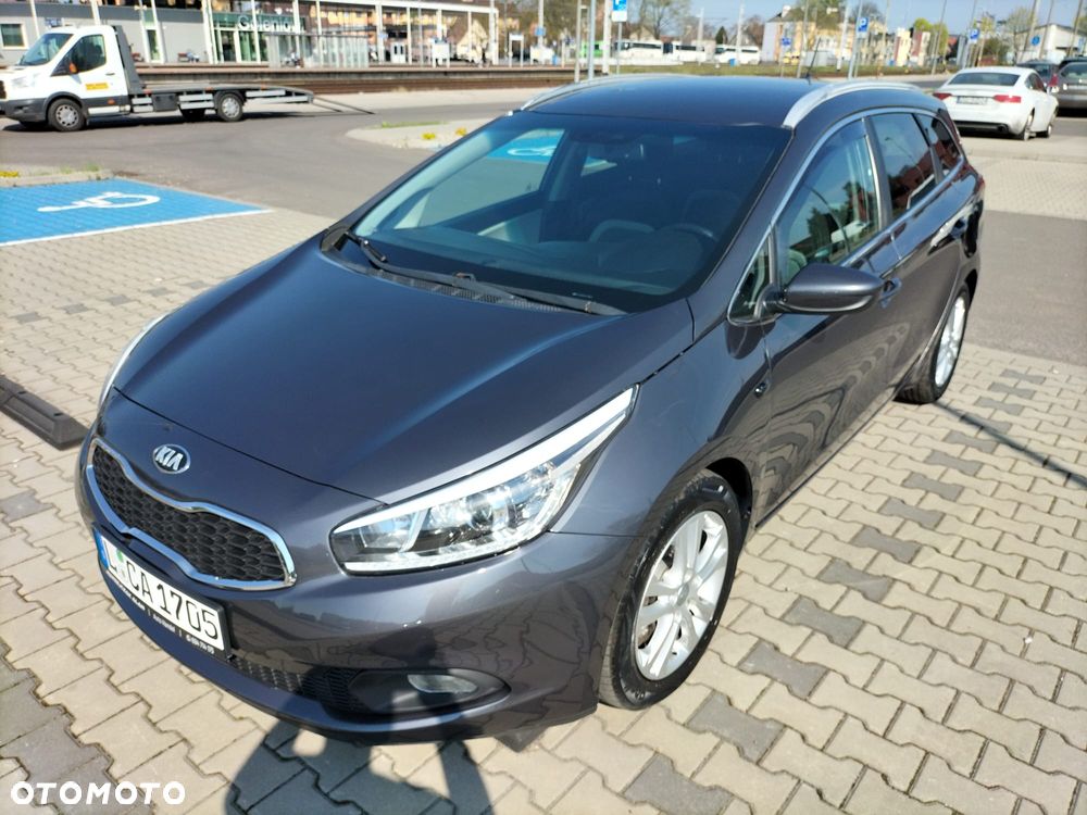 Kia Ceed 1.6 CRDi 128 Platinum Edition - 1