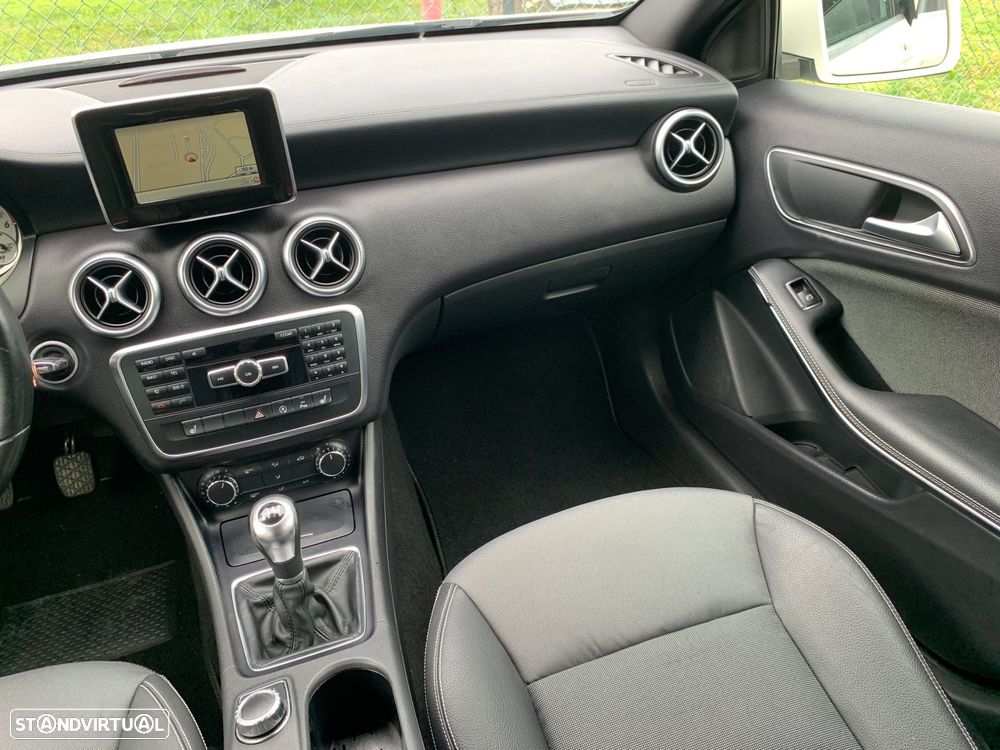 Mercedes-Benz A 180 d AMG Line - 56