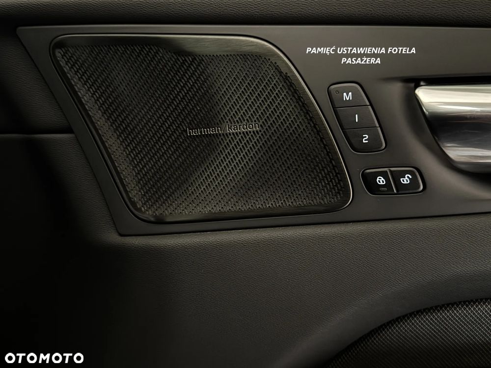 Volvo XC 60 B4 D AWD Geartronic RDesign - 25