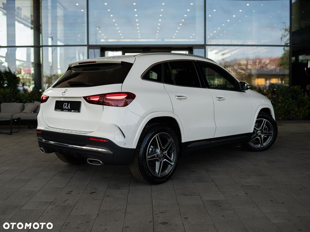 Mercedes-Benz GLA - 5