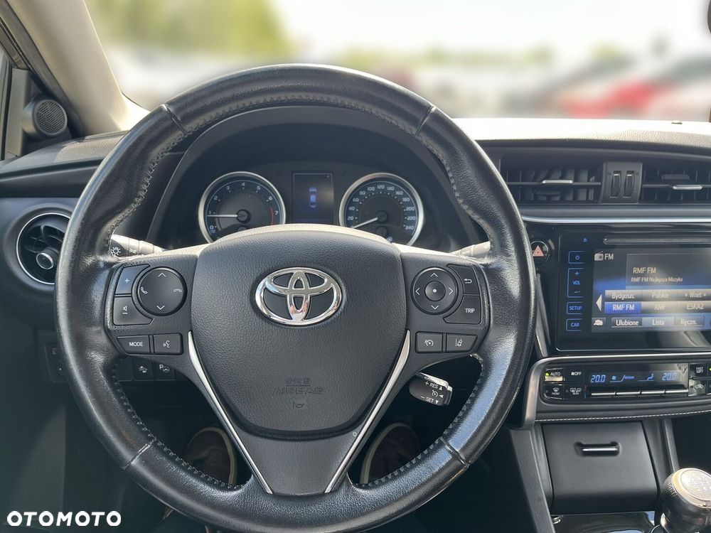 Toyota Corolla 1.6 Prestige EU6 - 7