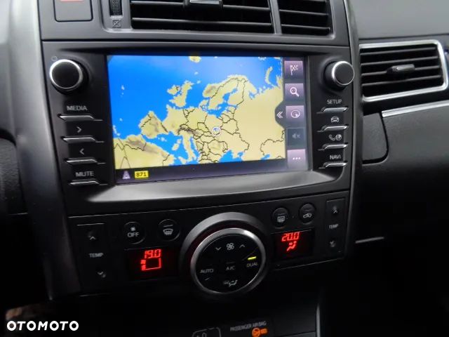 Toyota Verso 1.8 Prestige 7os EU6 - 21