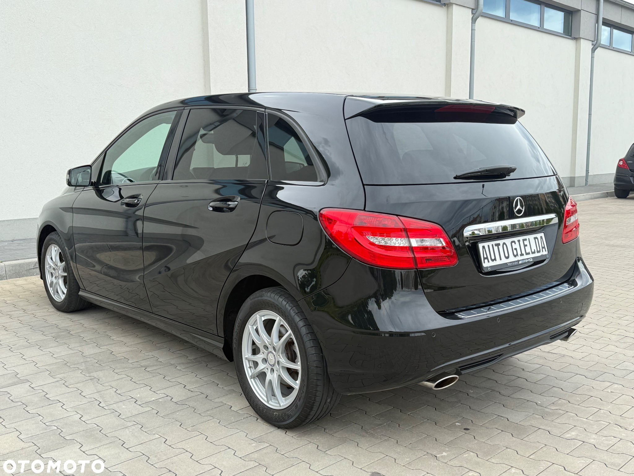 Mercedes-Benz Klasa B 180 UrbanStyle Edition - 11