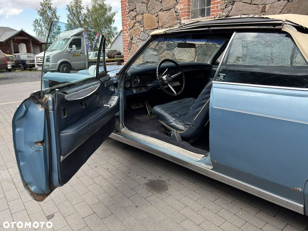 Cadillac Deville - 23
