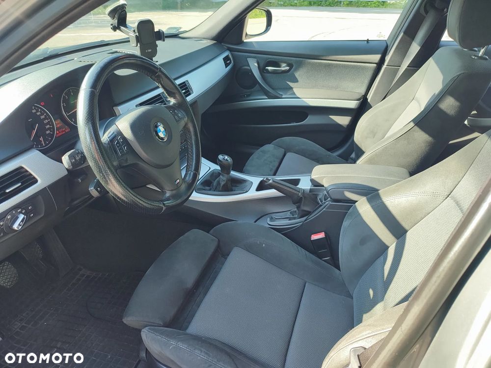 BMW Seria 3 320i Edition Sport - 10