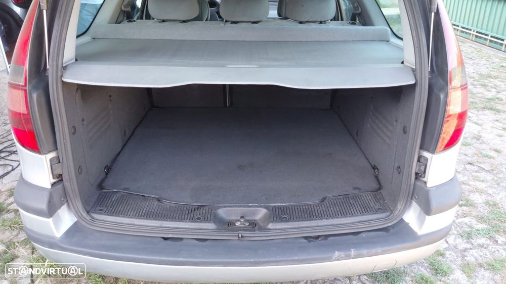 Renault Laguna Break 1.9 dTi RXE - 19